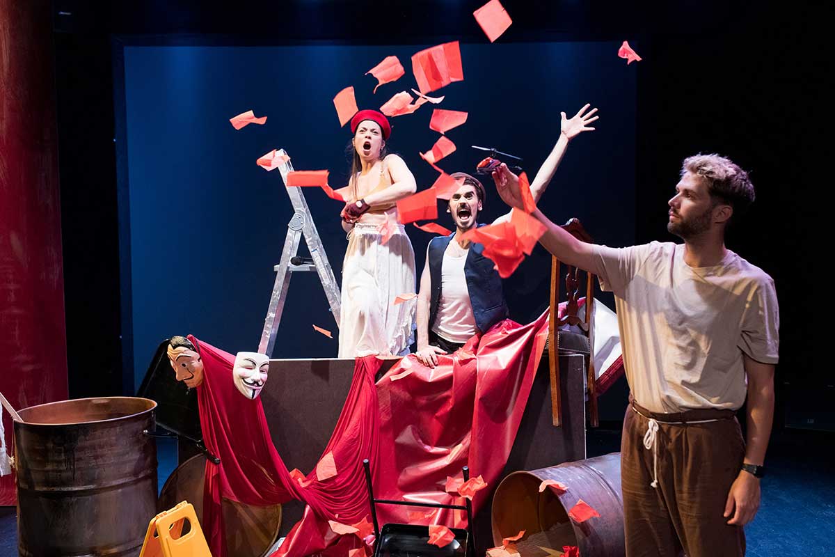 Els-Miserables---Teatre-Tantarantana---©-Roser-Blanch-–-escena-2-min